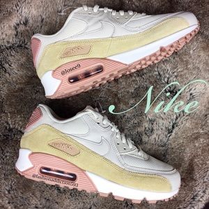 nike velvet rose
